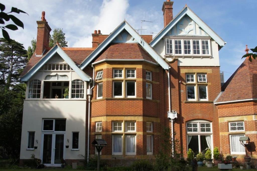 The Retreat - Large Luxury Apartment, Two Mins From Beach Bournemouth Exterior photo